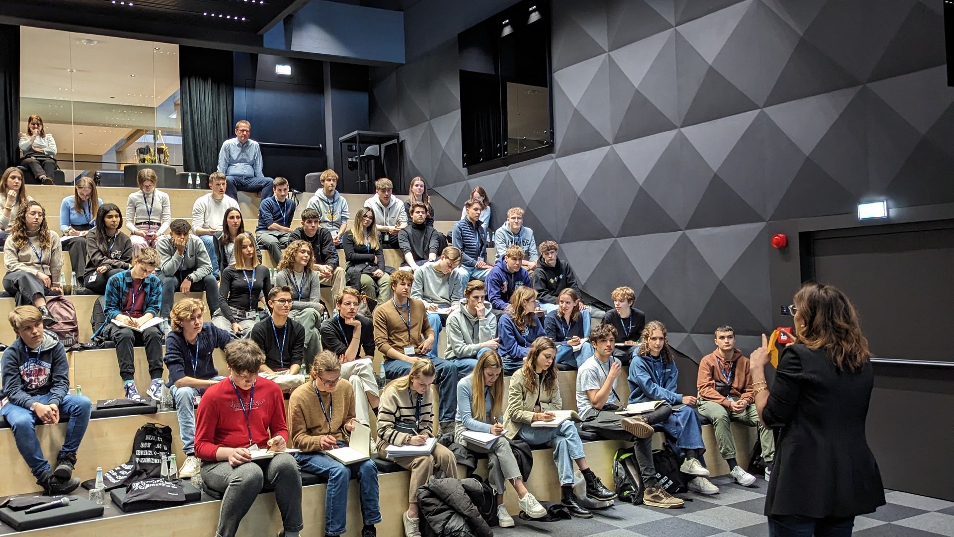 Zukunftsthemen für Führungskräfte der Zukunft Zukunftsthemen für Führungskräfte der Zukunft