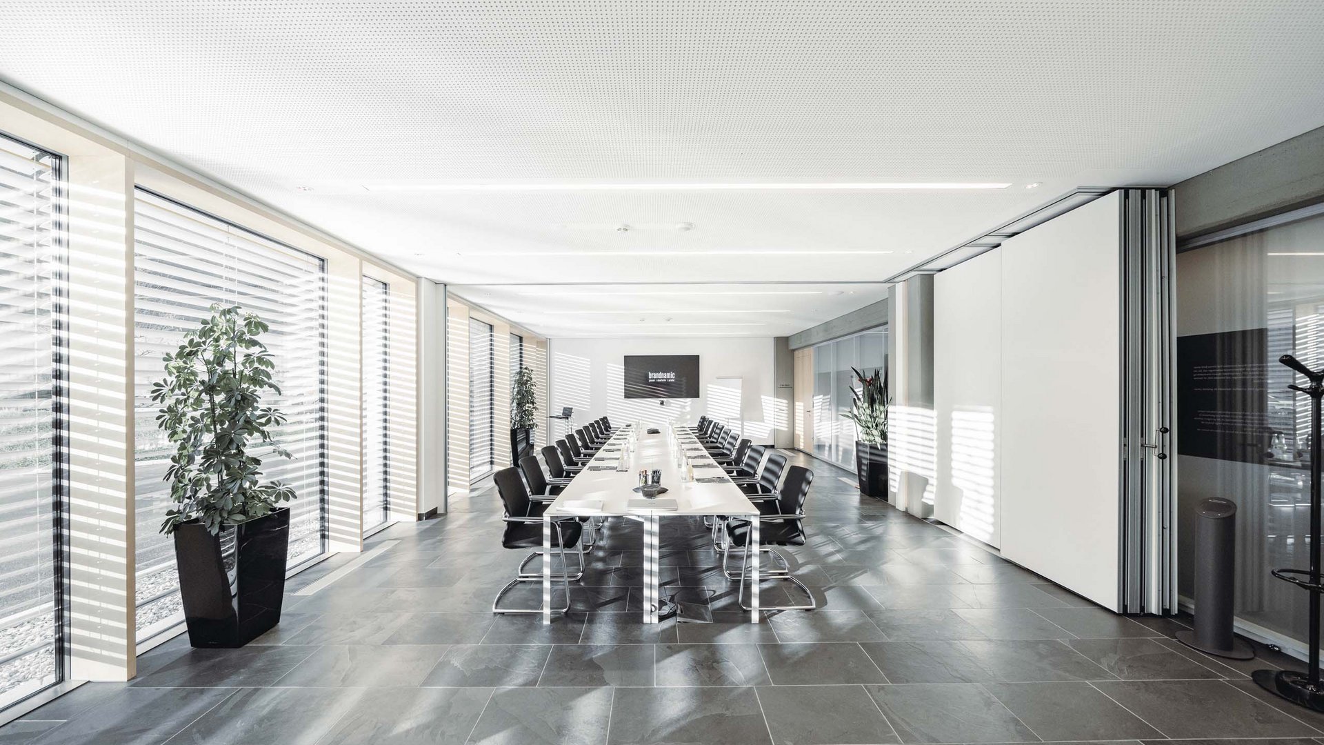 Die Geschichte des Brandnamic Campus Die Geschichte des Brandnamic Campus